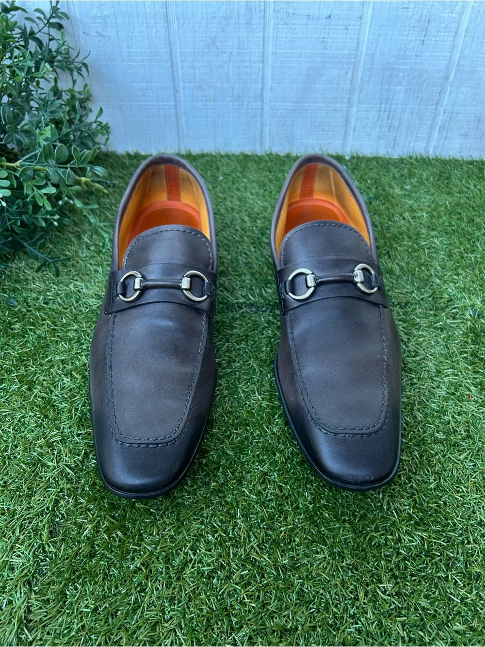MAGNANNI Voto Leather Loafer Burnished Gray size 10 gently used $375